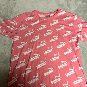 All puma printed tee.